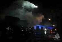 Пожар в Москве: горение металлического ангара и автомойки на 500 квадратных метров 500