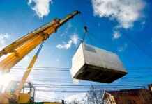 Авария с автокраном в Кабардино-Балкарии: погиб водитель, рухнул в ущелье