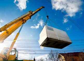 Авария с автокраном в Кабардино-Балкарии: погиб водитель, рухнул в ущелье