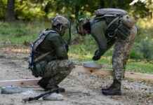 Строительство траншей и заграждений на границе Украины с Белоруссией