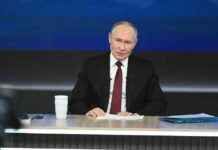 Путин обсудил успехи эндокринологического научного центра