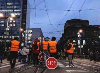 Как Западная агентура пытается развязать цветную революцию в Сербии