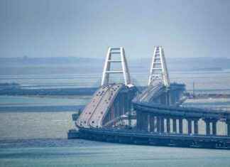 Перекрытие движения транспорта на Крымском мосту