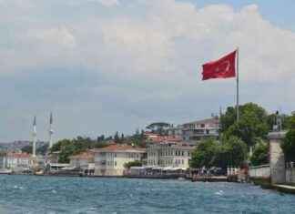 Пляжи опустели: Курорт в Турции без туристов